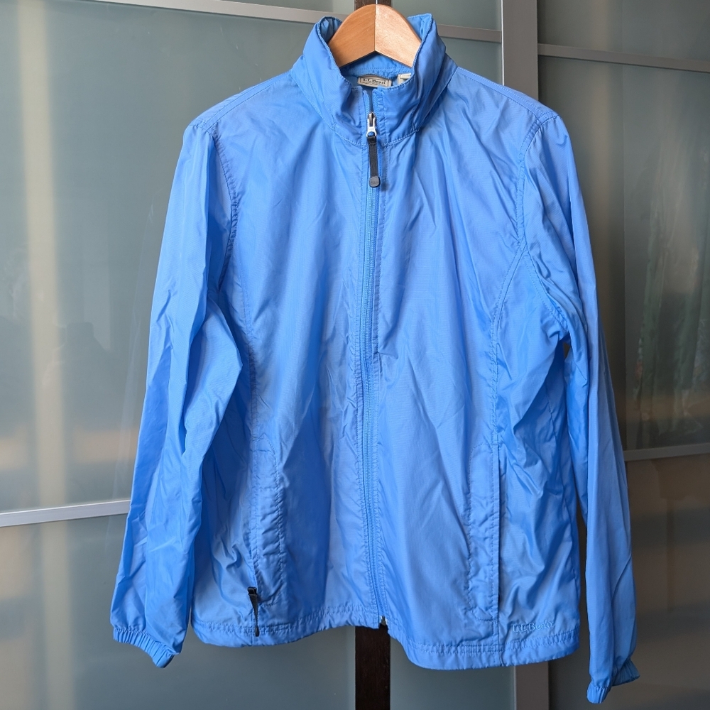 L.L. Bean Women's Rain Shell Blue With Zip Front, Hidden Hood, Packable - Large